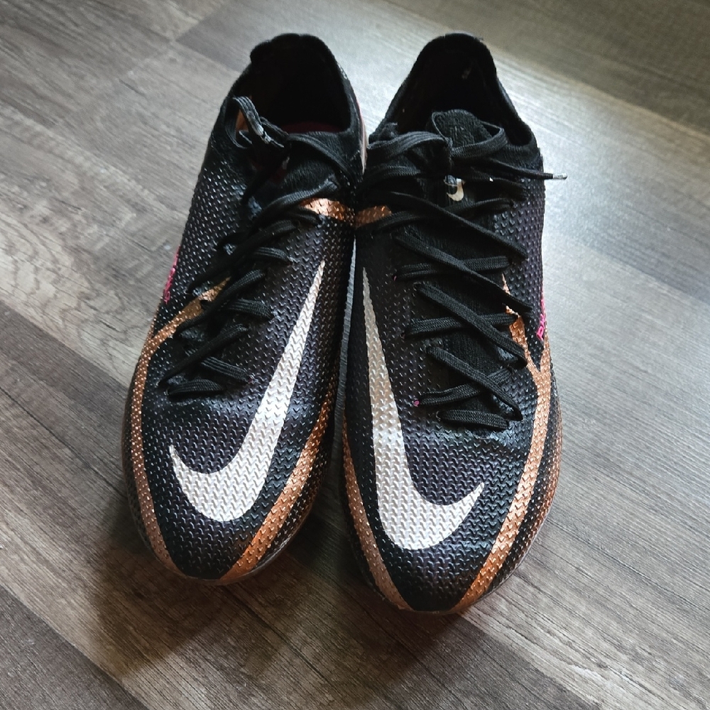 Nike Black and White Athletic Shoes Modern Design